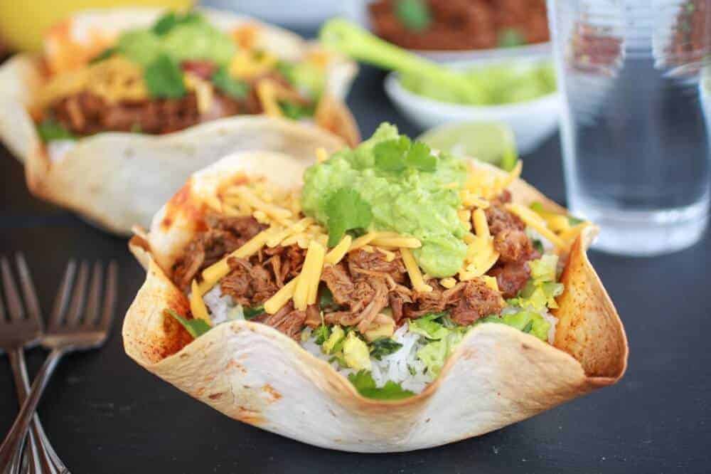 Crockpot Carnitas Tortilla Burrito Bowl https://fatburn.fit/