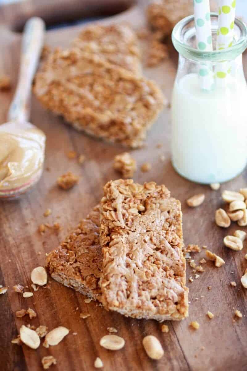 Crunchy Oatmeal Peanut Butter Oats 'n Honey Bars | https://fatburn.fit/