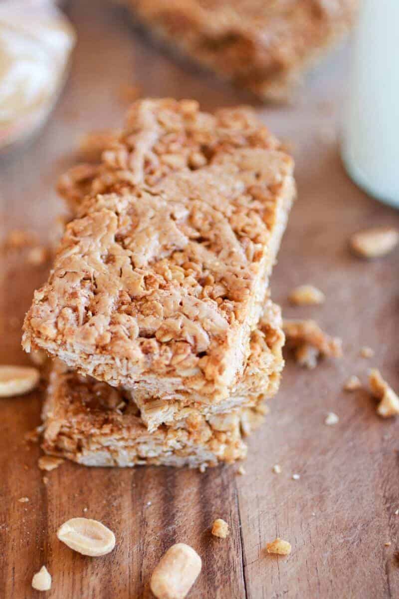 Crunchy Oatmeal Peanut Butter Oats 'n Honey Bars | https://fatburn.fit/