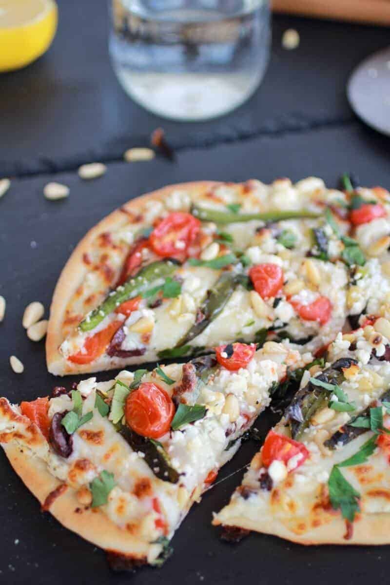 Whipped Feta and Roasted Jalapeño Greek Pizza https://fatburn.fit/