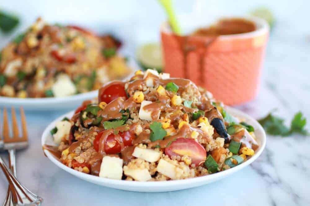 BBQ Grilled Corn, Jalapeño and Peach Quinoa Salad | https://fatburn.fit/