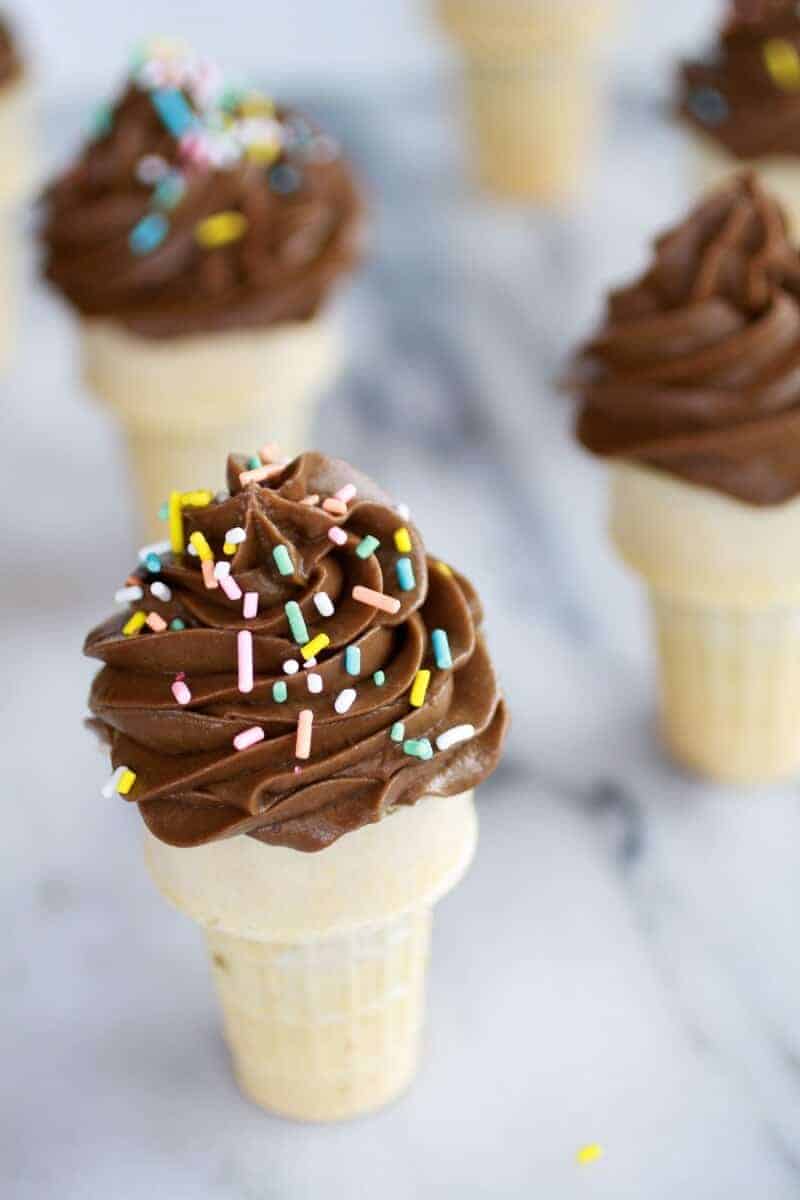 Creamy Chocolate Soft Serve Avocado Ice Cream | https://fatburn.fit/