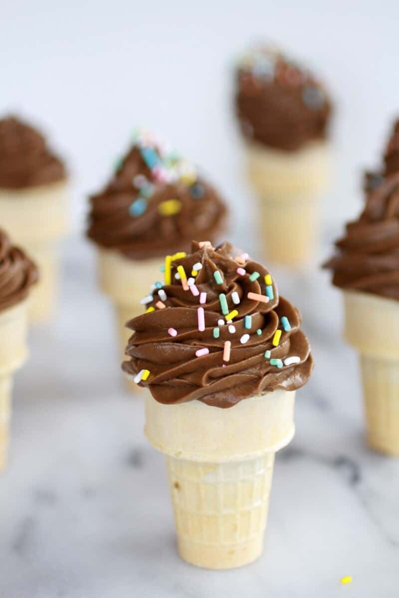 Creamy Chocolate Soft Serve Avocado Ice Cream | https://fatburn.fit/