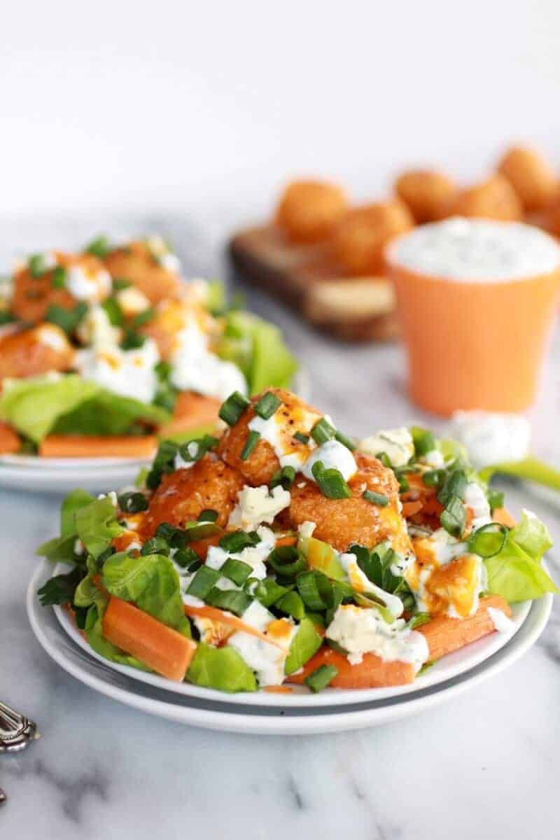 Crispy Buffalo Quinoa Bites Salad | https://fatburn.fit/