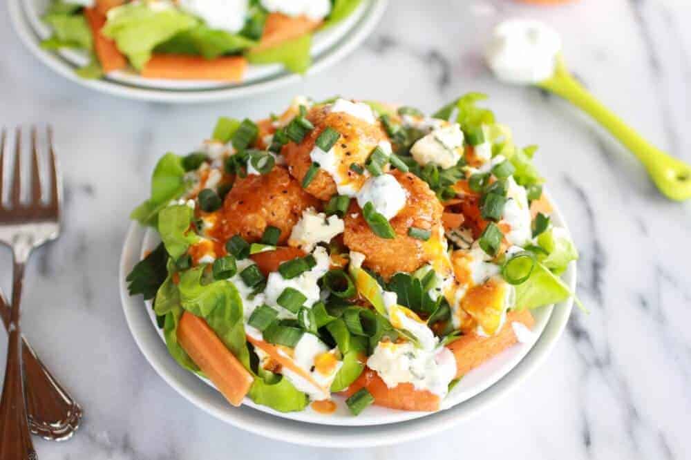 Crispy Buffalo Quinoa Bites Salad | https://fatburn.fit/