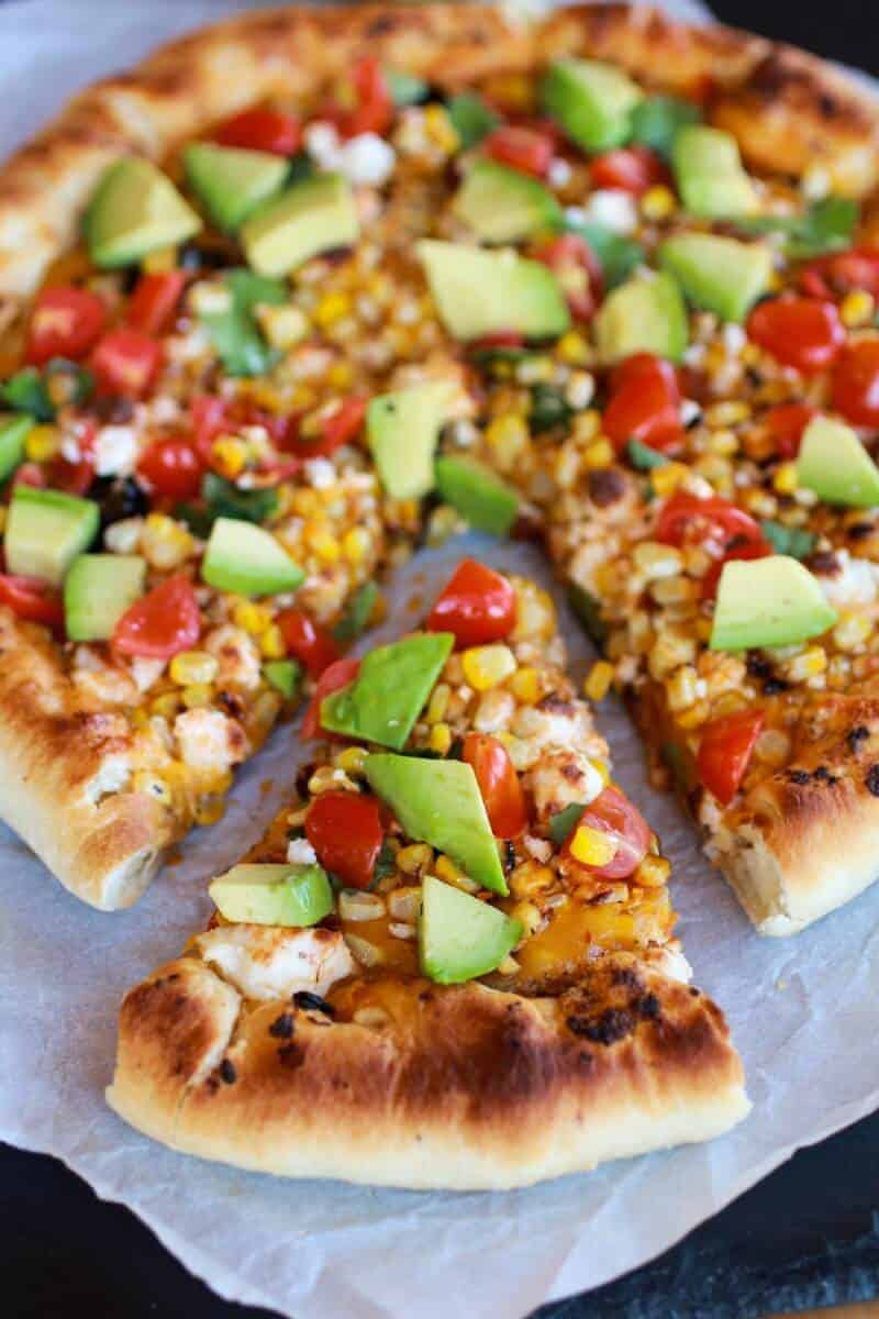 Grilled Corn and Chipotle Pesto Pizza with Queso Fresco | https://fatburn.fit/