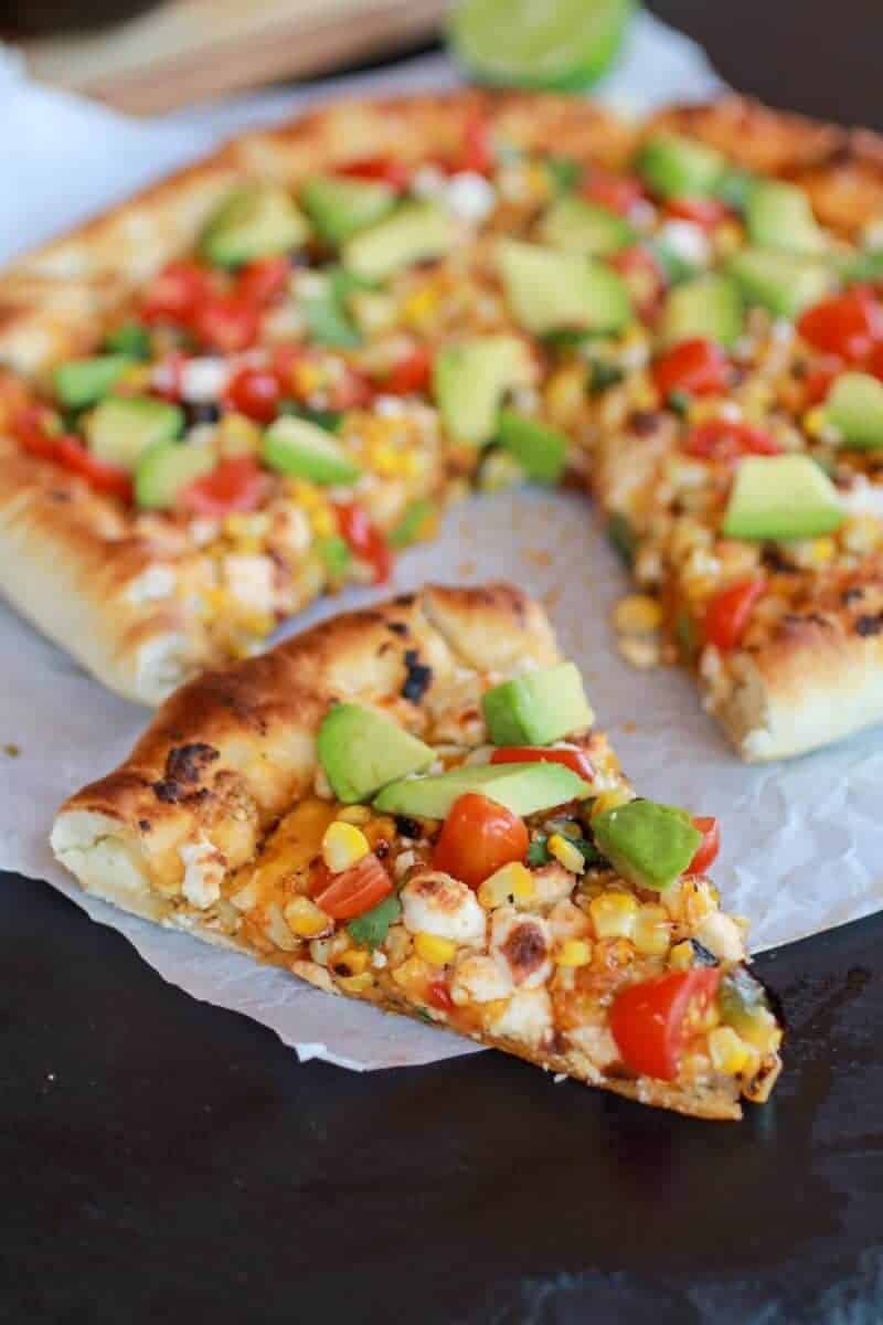 Grilled Corn and Chipotle Pesto Pizza with Queso Fresco | https://fatburn.fit/