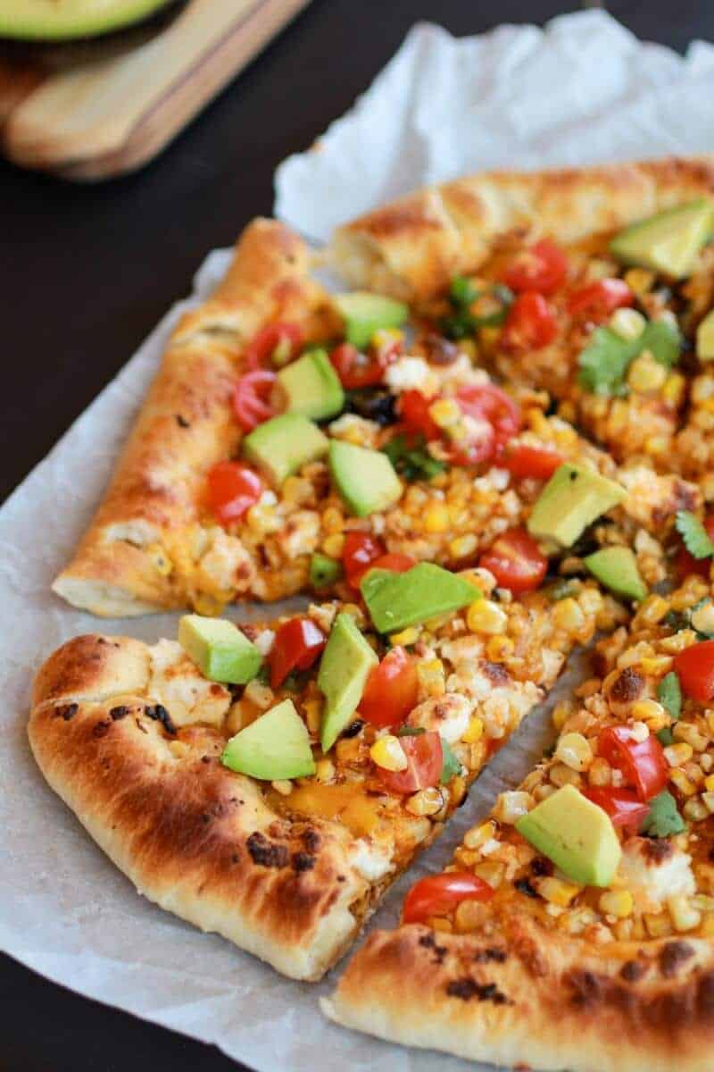 Grilled Corn and Chipotle Pesto Pizza with Queso Fresco | https://fatburn.fit/
