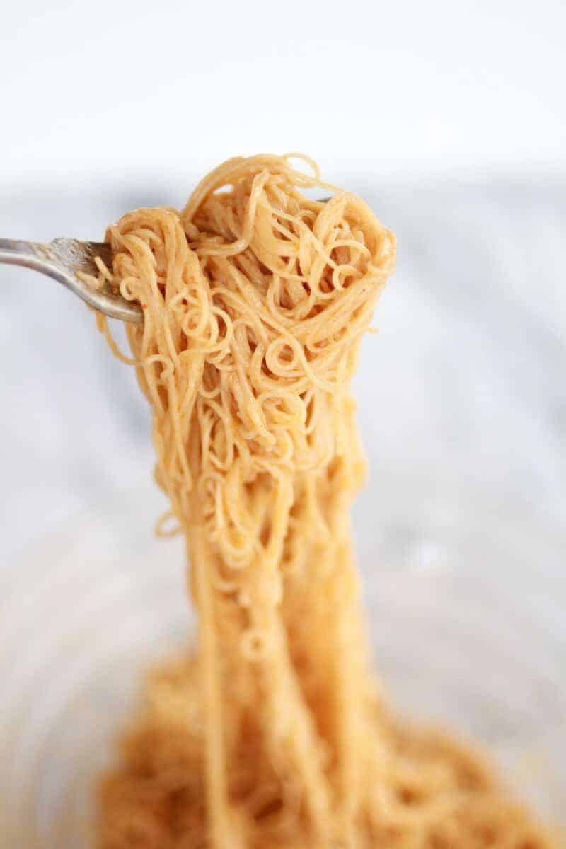 Sweet Thai Shrimp Curry with Peanut Noodles | https://fatburn.fit/