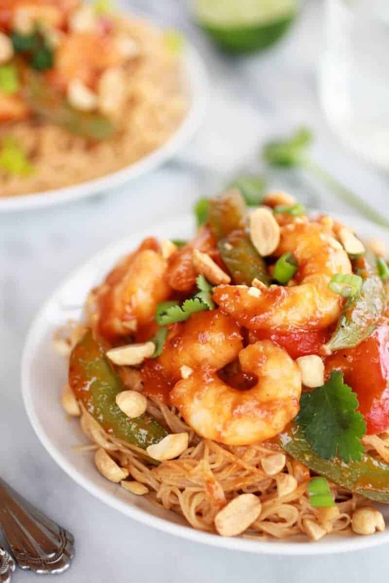 Sweet Thai Shrimp Curry with Peanut Noodles | https://fatburn.fit/