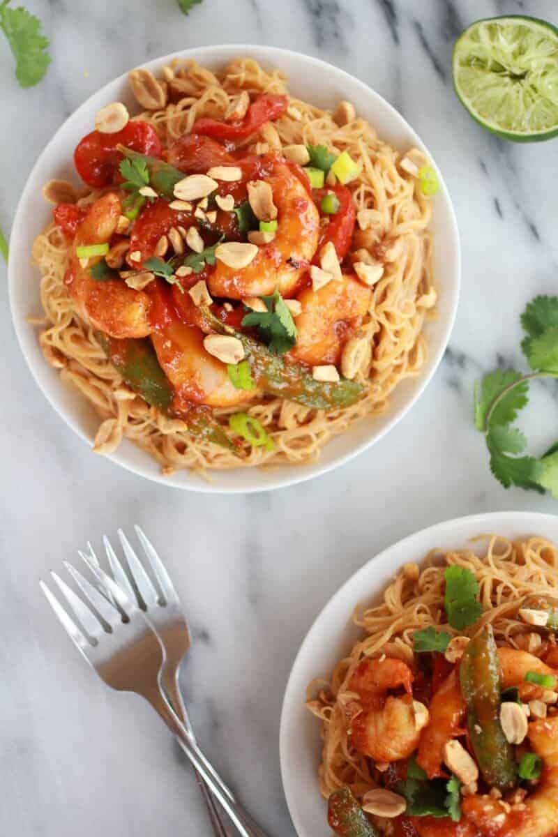 Sweet Thai Shrimp Curry with Peanut Noodles | https://fatburn.fit/