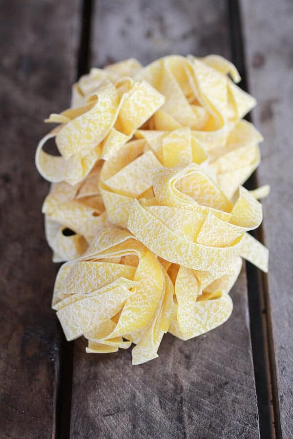 15 Minute Creamy Sun-Dried Tomato Basil Cashew Pappardelle Pasta | .halfbakedharvest.com