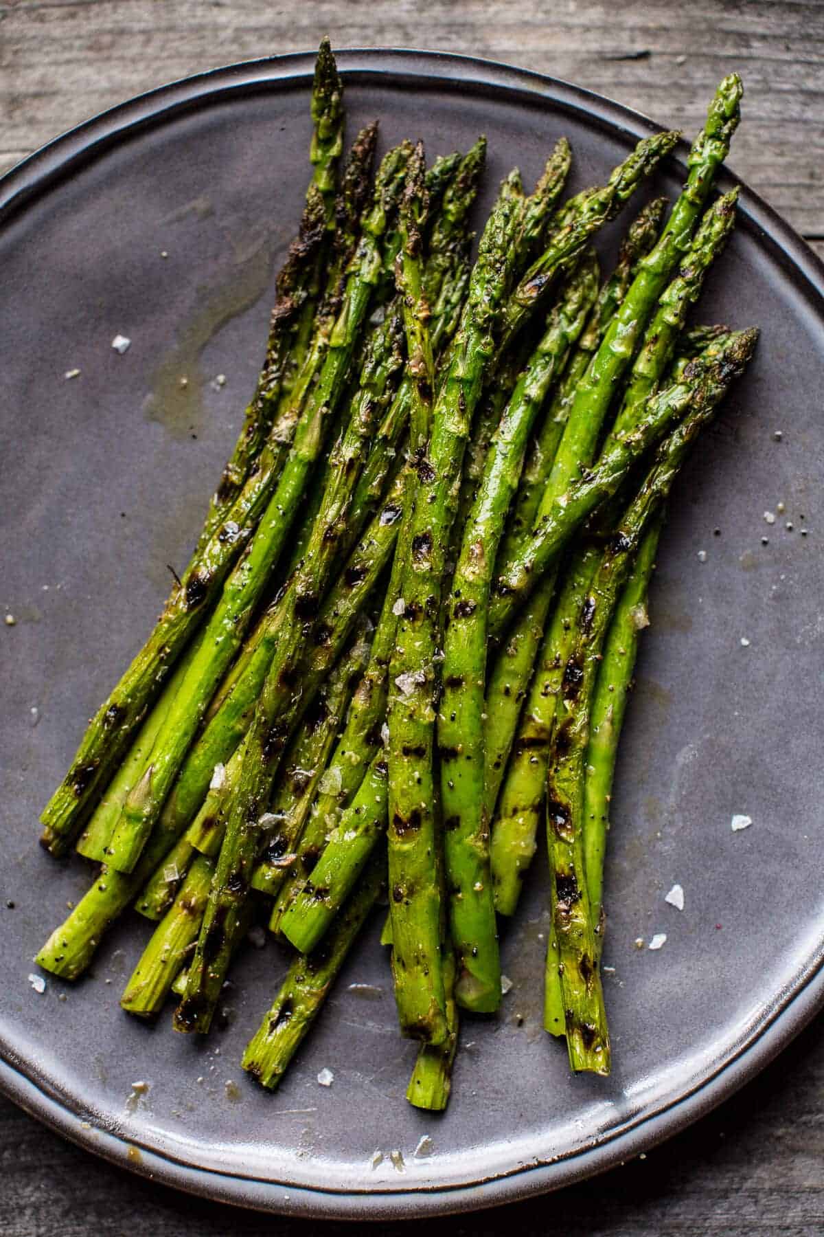 Charred Asparagus and Sunflower Seed Pesto Pasta with Blackened Lemon Chicken | halfbakedharvest.com @hbharvest