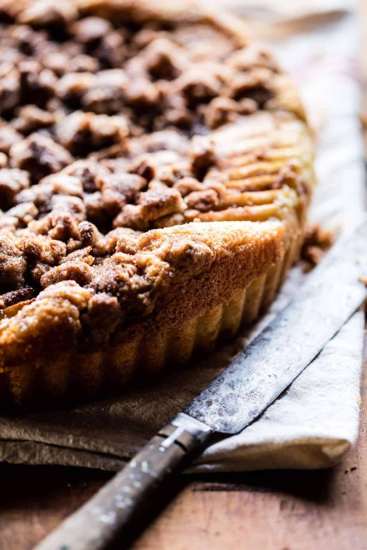 Cinnamon Apple Crumble Cake | halfbakedharvest.com @hbharvest