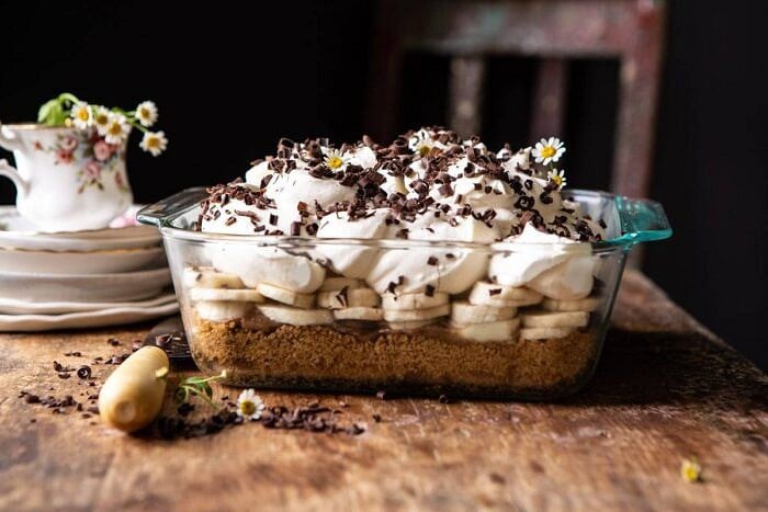 Healthier Banoffee Pie | halfbakedharvets.com #dessert #vegan #easyrecipes #healthy #chocolate #banana side angled horizontal photo of Healthier Banoffee Pie | halfbakedharvets.com #dessert #vegan #easyrecipes #healthy #chocolate #banana