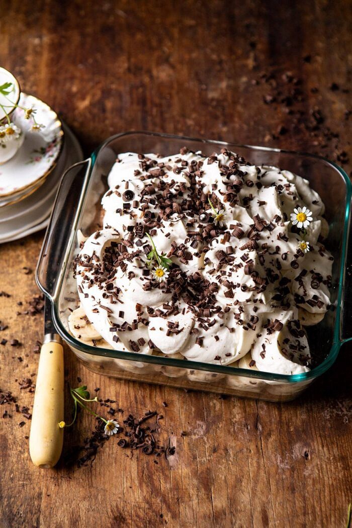 Healthier Banoffee Pie | halfbakedharvets.com #dessert #vegan #easyrecipes #healthy #chocolate #banana overhead photo of Healthier Banoffee Pie