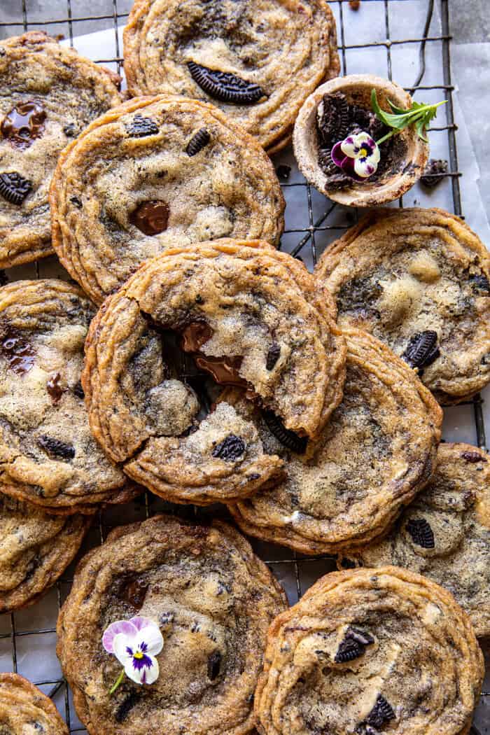 Cookies n' Cream Chocolate Chip Cookies | halfbakedharvest.com