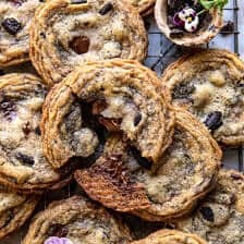 Cookies n' Cream Chocolate Chip Cookies | halfbakedharvest.com