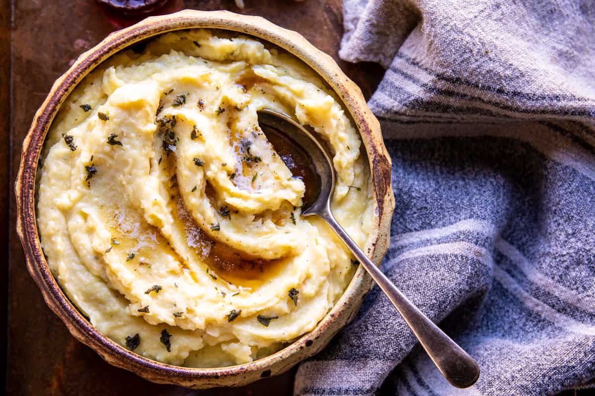 Make Ahead Roasted Garlic Mashed Potatoes | halfbkaedharvest.com