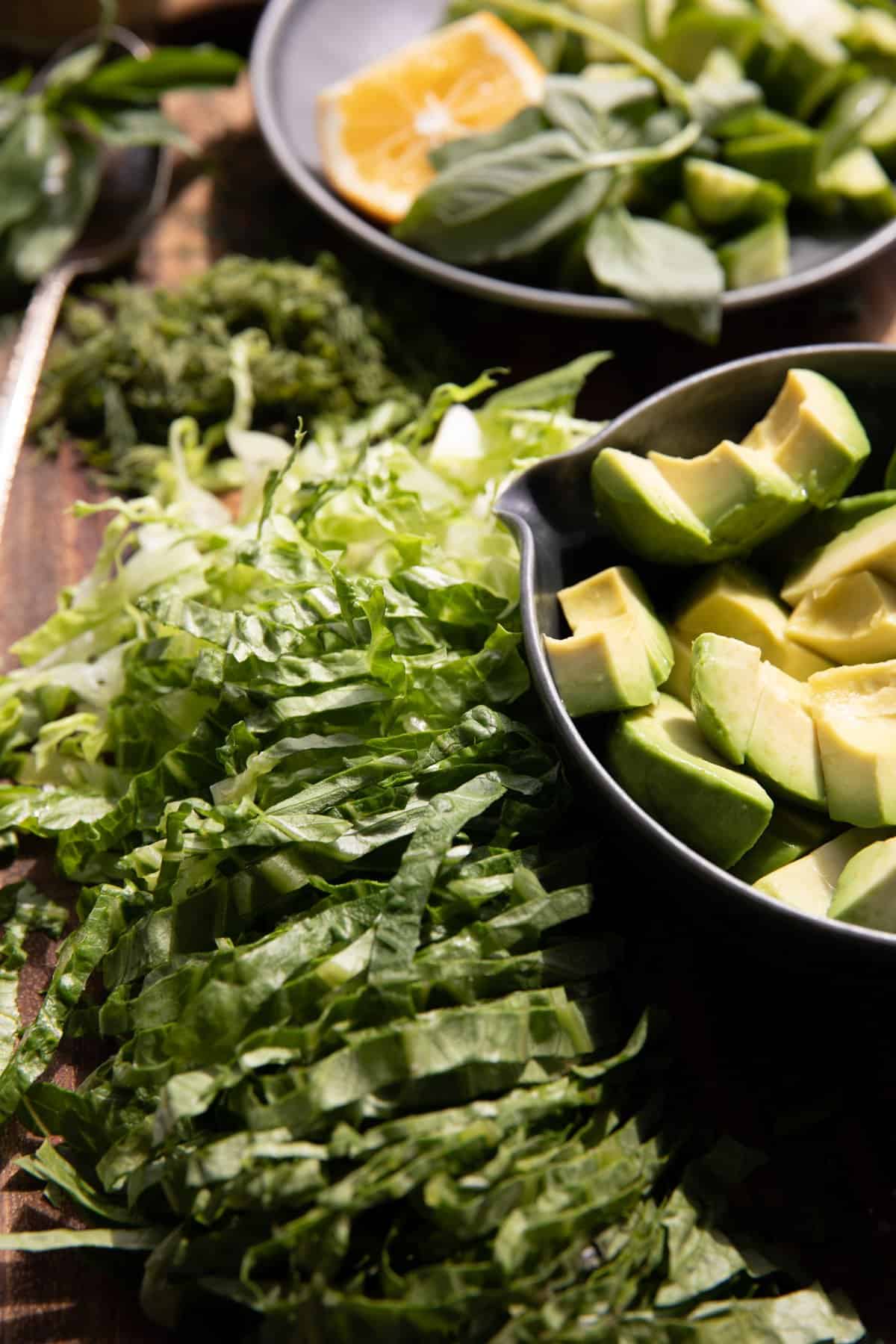 ingredient photo of lettuce and avocado