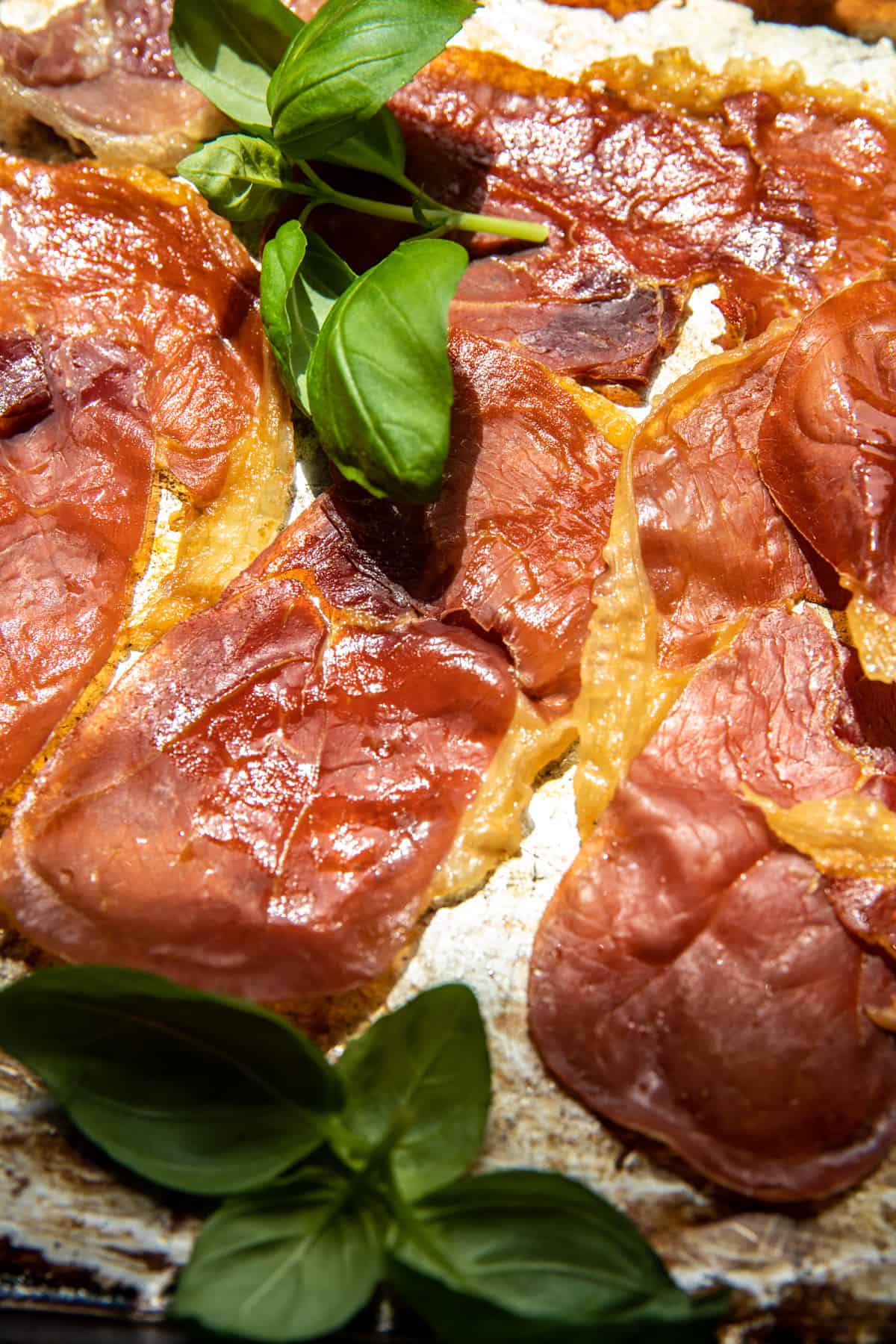Baked Brie Crostini with Crispy Prosciutto | halfbakedharvest.com
