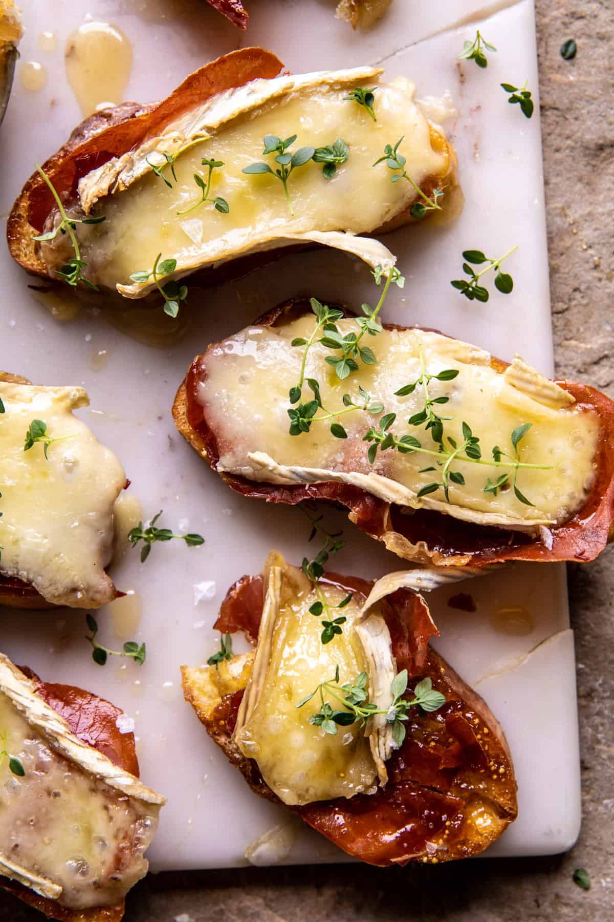Baked Brie Crostini with Crispy Prosciutto | halfbakedharvest.com
