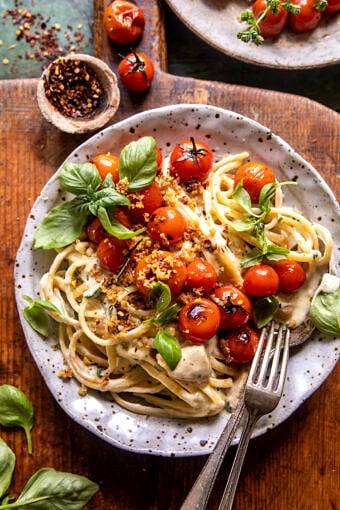 Charred Tomato Basil Chicken Florentine Pasta | halfbakedharvest.com