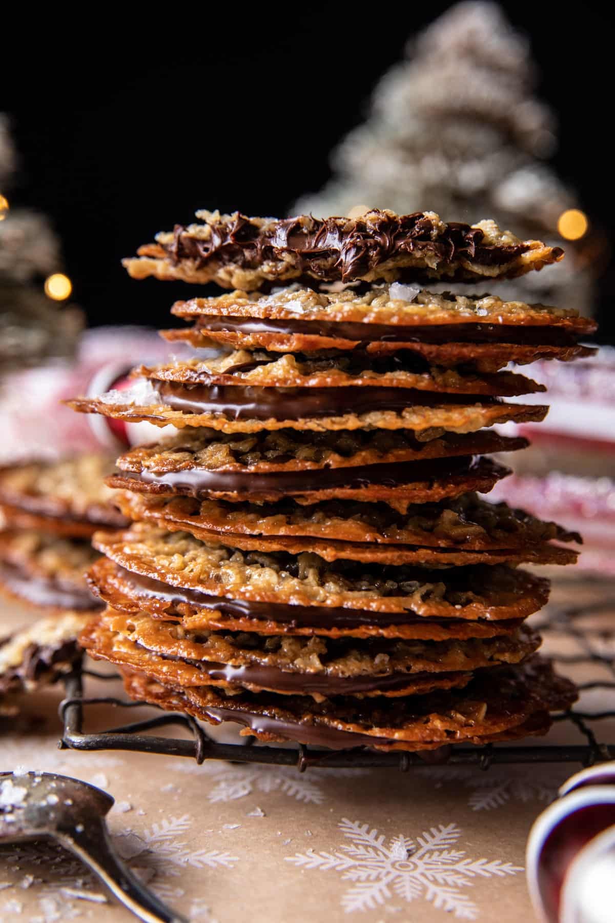 Easy Chocolate Oatmeal Lace Cookies | halfbakedharves.com