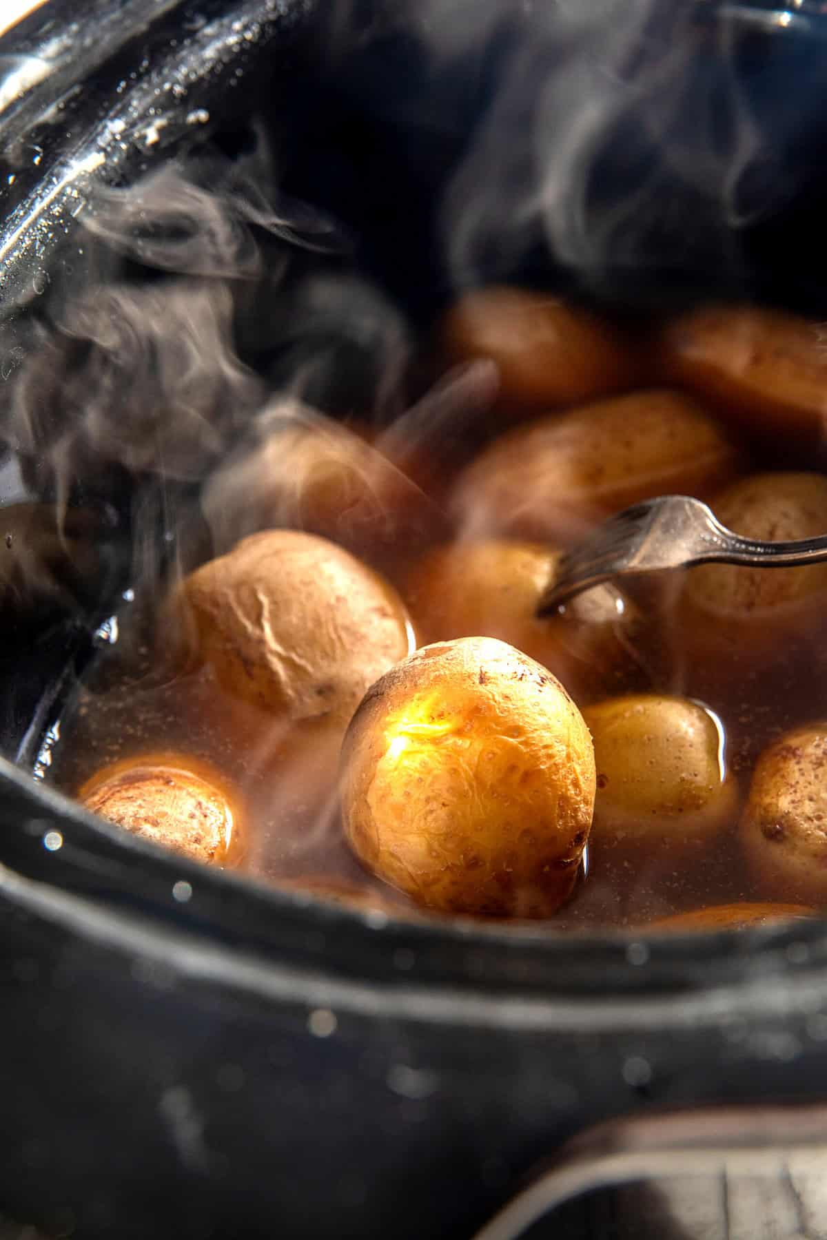 Crockpot Fondue Mashed Potatoes | halfbakedharvest.com