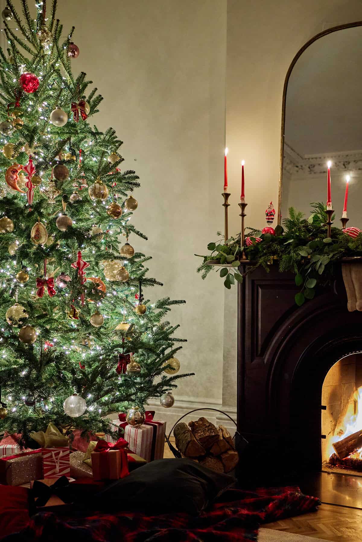 How to Host A Christmas Cookie Swap | halfbakedharvest.com