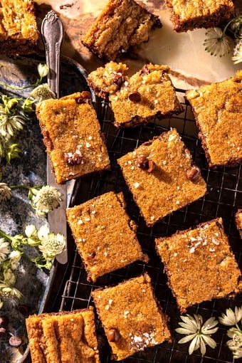 Momโs Chocolate Chip Cookie Dough Bars | halfbakedharvest.com